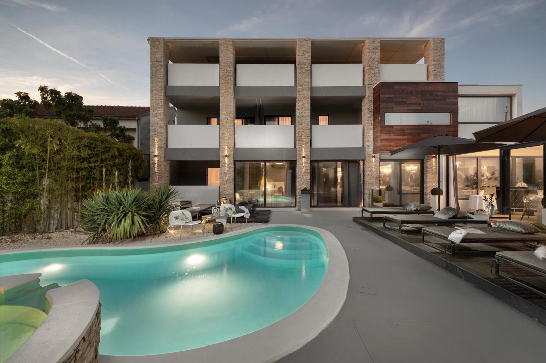 Boutique Hotel Chevalier By Bura Hotels - Adults Only Medulin Exterior photo
